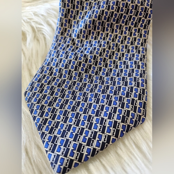 ❌SOLD❌ 👔 Fendi Monogram Tie 👔 - Picture 3 of 9